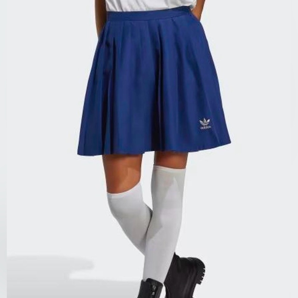 NEW ADIDAS Blue Pleated Skirt - Size 8